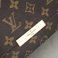 $42.00 USD Louis Vuitton LV Messenger Bags #327337