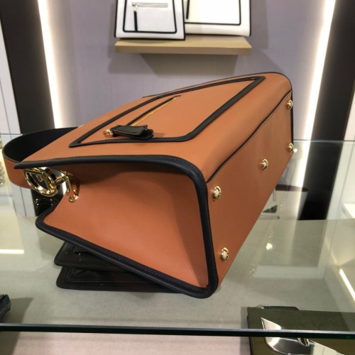 Replica Fendi AAA Quality Handbags #438300 $255.00 USD for Wholesale