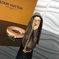 $58.00 USD Louis Vuitton AAA Quality Messenger Bags #435174