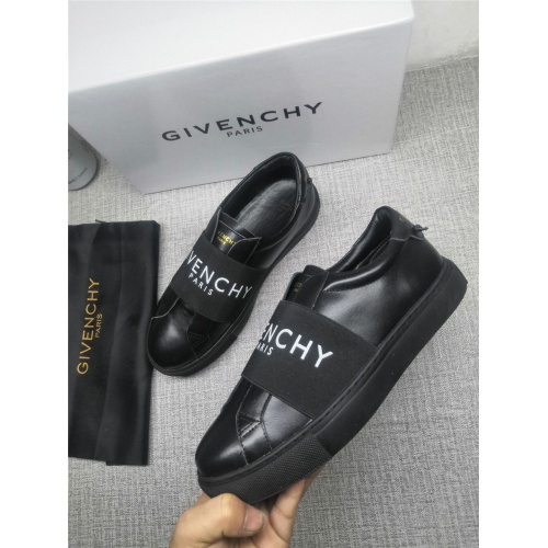 Givenchy Casual Shoes For Men #471265