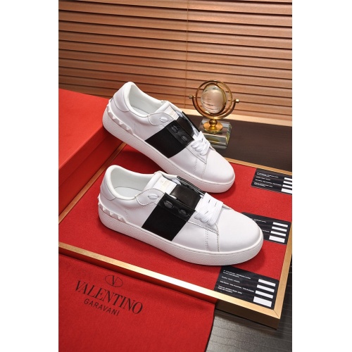 Valentino Casual Shoes For Men #487455