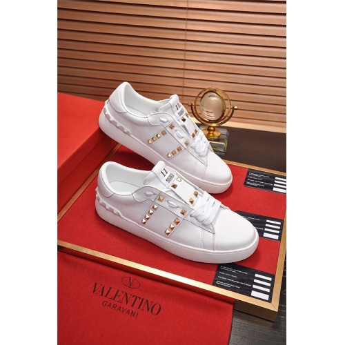 Valentino Casual Shoes For Men #487467