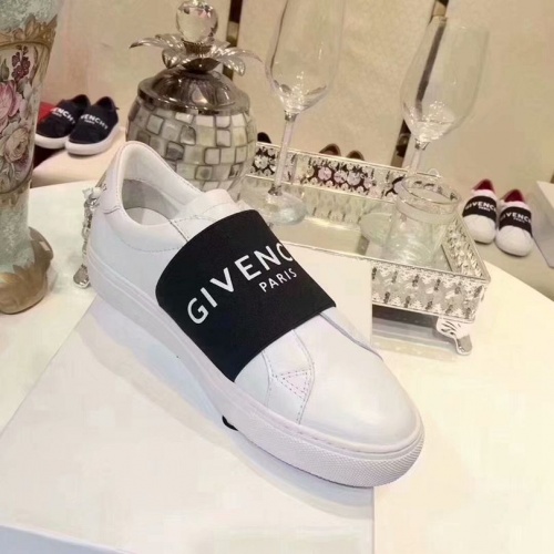 Givenchy Casual Shoes For Men #499456