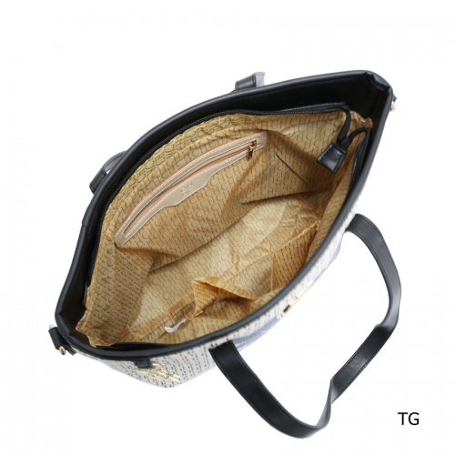 Replica Carolina Herrera Fashion Handbags #511831 $29.00 USD for Wholesale