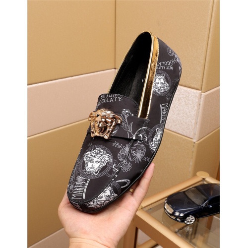 Versace Casual Shoes For Men #515724 $72.00 USD, Wholesale Replica Versace Flat Shoes