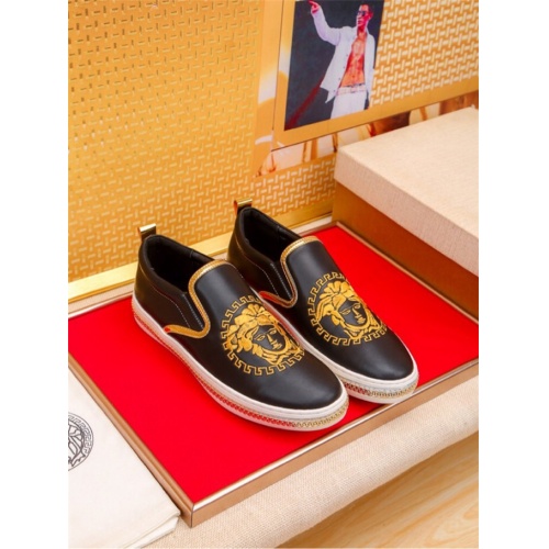 Versace Fashion Shoes For Men #521889 $72.00 USD, Wholesale Replica Versace Flat Shoes