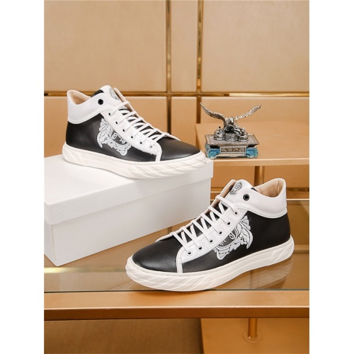 Versace Casual Shoes For Men #531436 $82.00 USD, Wholesale Replica Versace Flat Shoes