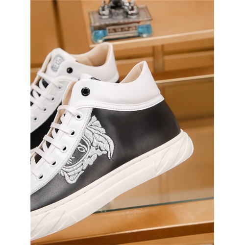 Replica Versace Casual Shoes For Men #531436 $82.00 USD for Wholesale