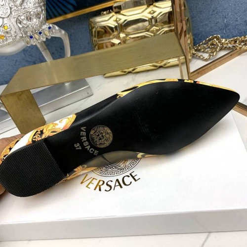 Replica Versace Flat Shoes For Women #532545 $76.00 USD for Wholesale