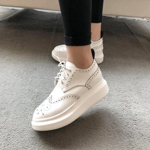 Replica Alexander McQueen Casual Shoes For Women #532762 $82.00 USD for Wholesale