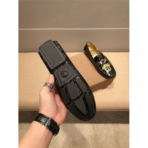 Replica Versace Casual Shoes For Men #538352 $72.00 USD for Wholesale