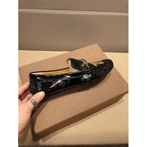 Replica Versace Casual Shoes For Men #538352 $72.00 USD for Wholesale