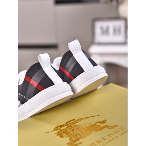 Replica Burberry Casual Shoes For Men #555405 $76.00 USD for Wholesale