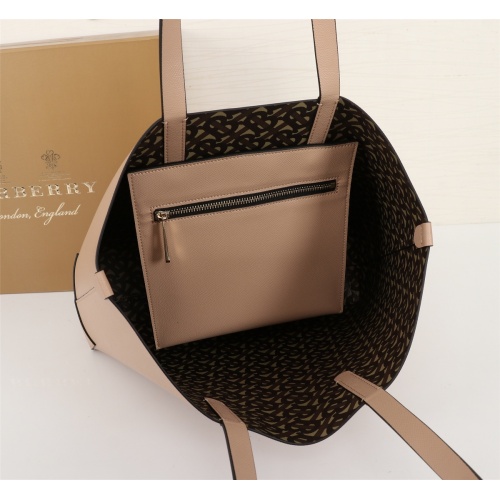 Replica Burberry AAA Quality Handbags #557440 $101.00 USD for Wholesale