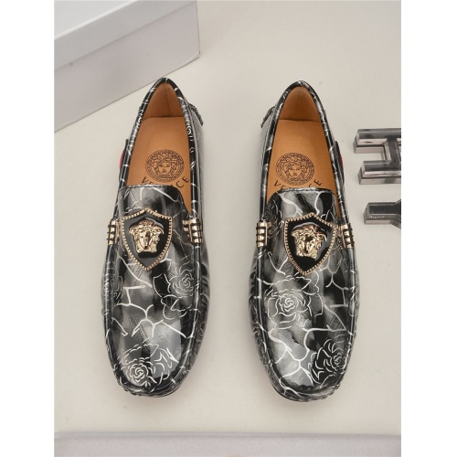 Versace Casual Shoes For Men #559258 $68.00 USD, Wholesale Replica Versace Flat Shoes