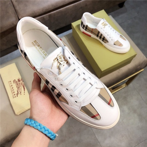 Replica Burberry Casual Shoes For Men #559326 $74.00 USD for Wholesale