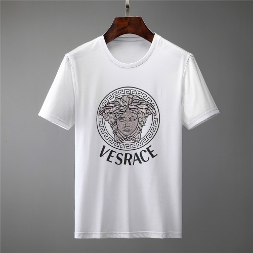 Versace T-Shirts Short Sleeved For Unisex #561903 $30.00 USD, Wholesale Replica Versace T-Shirts
