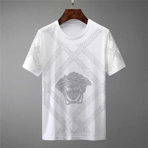 Versace T-Shirts Short Sleeved For Unisex #561904 $30.00 USD, Wholesale Replica Versace T-Shirts
