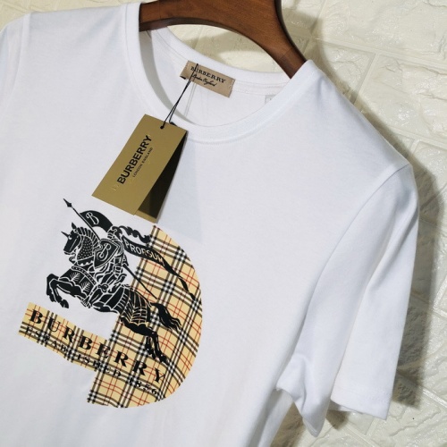 Replica Burberry T-Shirts Short Sleeved For Unisex #752176 $25.00 USD for Wholesale