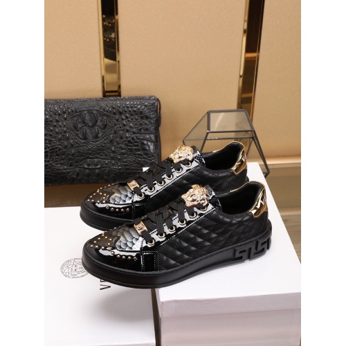 Replica Versace Casual Shoes For Men #769586 $82.00 USD for Wholesale