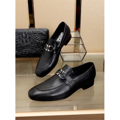 Salvatore Ferragamo Leather Shoes For Men #775116