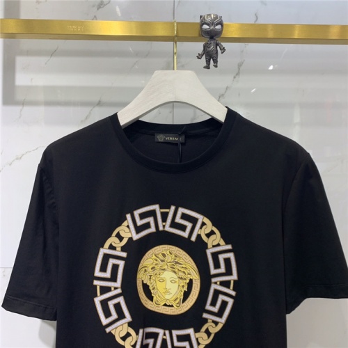 Replica Versace T-Shirts Short Sleeved For Men #778496 $42.00 USD for Wholesale