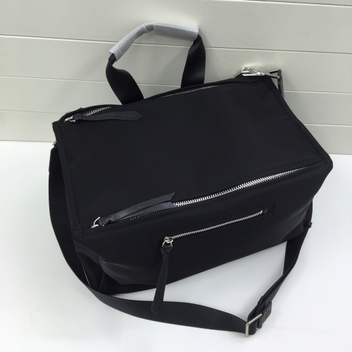 Givenchy AAA Quality Messenger Bags For Men #790410