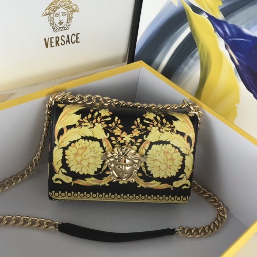 Versace AAA Quality Messenger Bags For Women #794702 $130.00 USD, Wholesale Replica Versace AAA Quality Messenger Bags