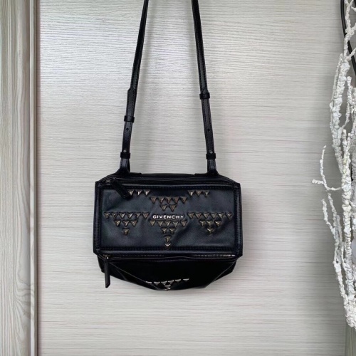 Givenchy AAA Quality Messenger Bags For Women #802865