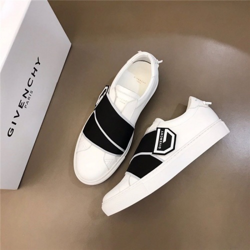 Givenchy Casual Shoes For Men #804192