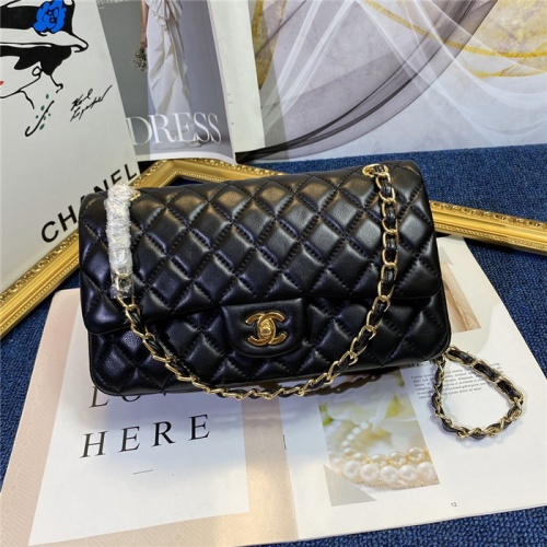 Chanel AAA Messenger Bags For Women #806385