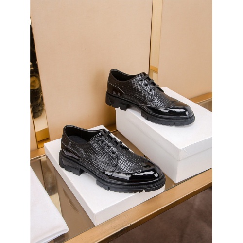 Replica Versace Casual Shoes For Men #808619 $82.00 USD for Wholesale