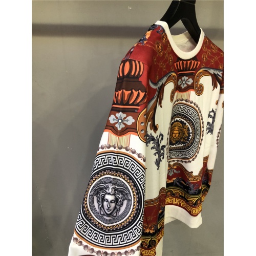 Replica Versace Hoodies Long Sleeved For Unisex #810070 $42.00 USD for Wholesale