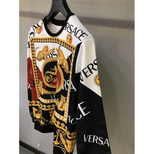 Replica Versace Hoodies Long Sleeved For Unisex #810077 $42.00 USD for Wholesale