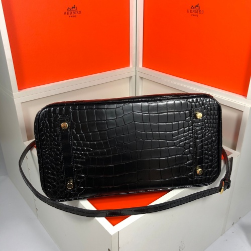 Replica Hermes AAA Quality Messenger Bags For Women #812581 $105.00 USD for Wholesale