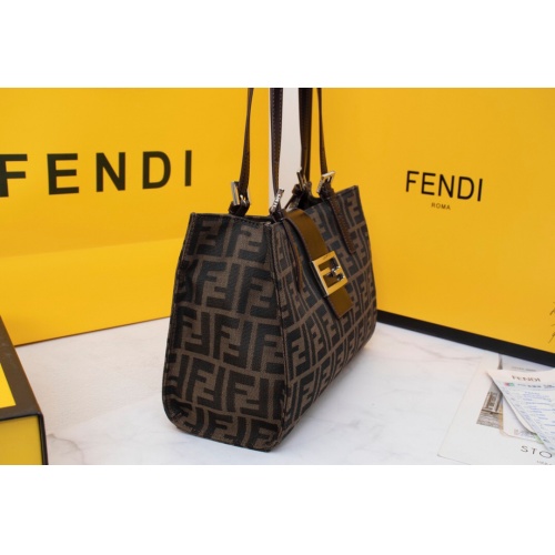 Replica Fendi AAA Quality Handbags For Women #814009 $96.00 USD for Wholesale