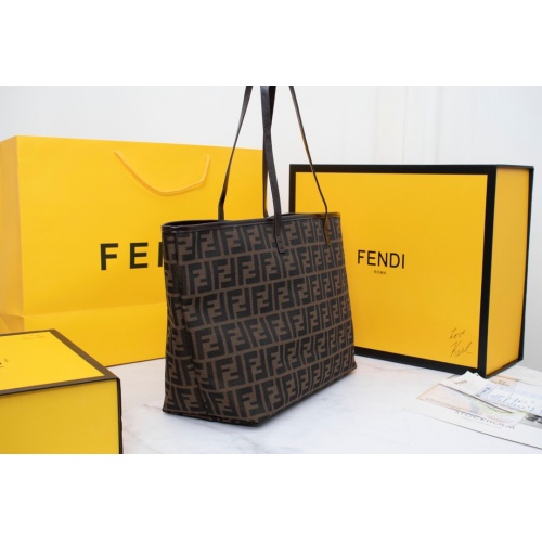 Replica Fendi AAA Quality Handbags For Women #814010 $96.00 USD for Wholesale