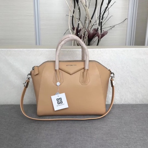 Givenchy AAA Quality Messenger Bags #815554