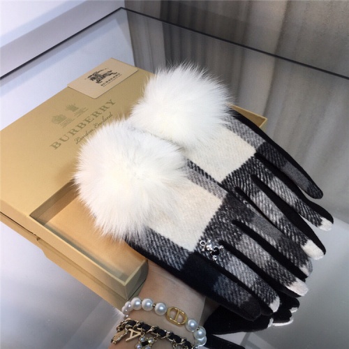 Burberry Gloves For Women #818127 $42.00 USD, Wholesale Replica Burberry Gloves