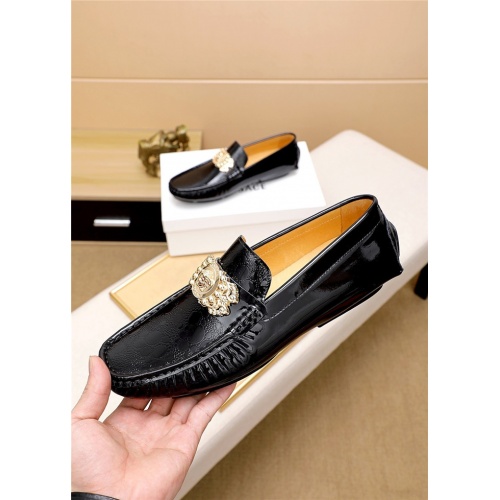 Replica Versace Casual Shoes For Men #818195 $68.00 USD for Wholesale