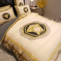 $100.00 USD Versace Bedding #813521