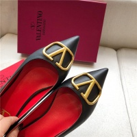 $80.00 USD Valentino Flat Shoes For Women #814372