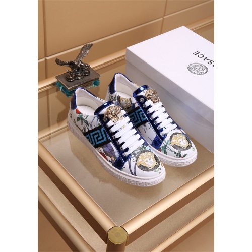 Versace Casual Shoes For Men 819023 76.00 USD, Wholesale Replica