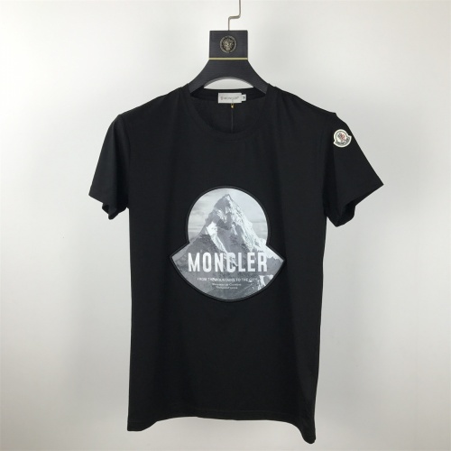 Moncler T-Shirts Short Sleeved For Men #820325