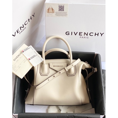 Givenchy AAA Quality Handbags For Women #820593