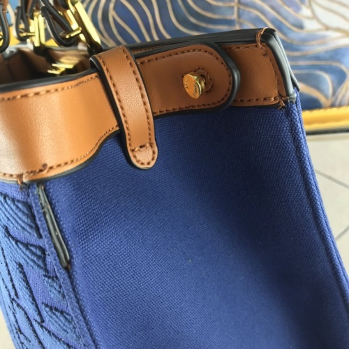 Replica Fendi AAA Quality Handbags For Women #822037 $108.00 USD for Wholesale
