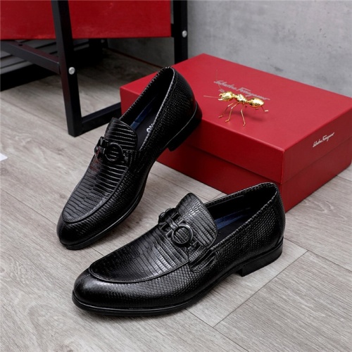 Salvatore Ferragamo Leather Shoes For Men #823768
