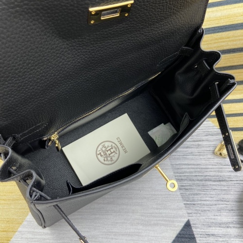 Replica Hermes AAA Quality Messenger Bags For Women #827584 $102.00 USD for Wholesale