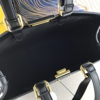 $108.00 USD Fendi AAA Quality Handbags For Women #822030