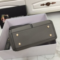 $102.00 USD Prada AAA Quality Handbags For Women #822276